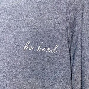 good hYOUman med. grey “be kind” pullover sweater